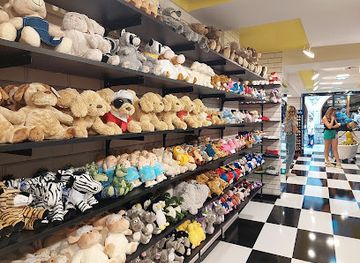 croatia/split/bacvice/shop/duck-shop-split