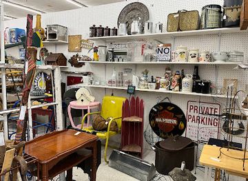 indiana/the-knobs/shop/vendors-village-of-clarksville