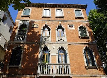 italy/venice/dorsoduro/shop/ca-foscari-shop