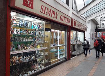 united-kingdom/west-midlands/shop/simply-gifted