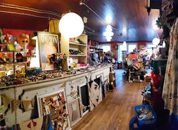 virginia/staunton/shop/17-e-beverley-antiques
