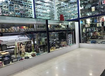 nepal/kathmandu/durbar-square/shop/moments-outlet-best-watches-sunglass-shop-in-nepal