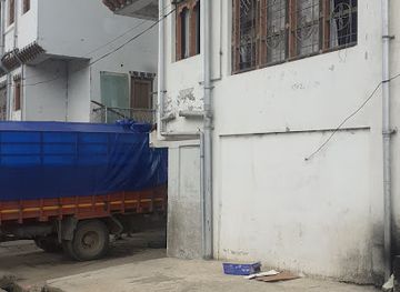 bhutan/punakha-valley/shop/8-eleven