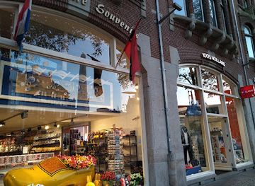 netherlands/amsterdam/shop/dam-square-souvenirs