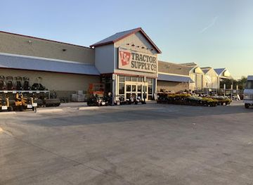oklahoma/chickasaw-national-recreation-area/shop/tractor-supply-co