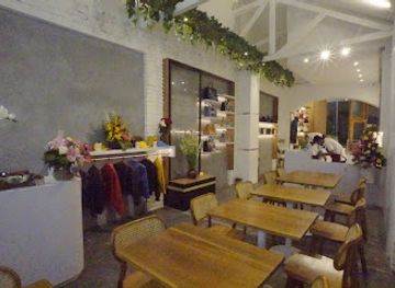 indonesia/bali/seminyak/shop/de-awani-embroidery-bags-coffee-seminyak-bali