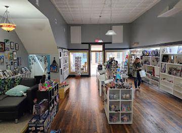 virginia/staunton/shop/queen-city-games-gifts