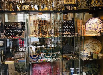 hungary/budapest/jewish-quarter/shop/weinberger-judaica