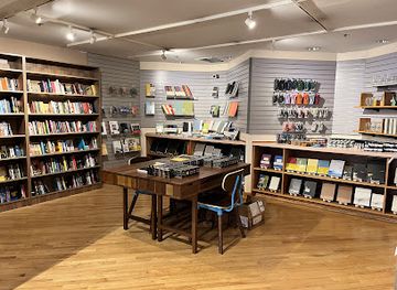 pennsylvania/bald-eagle-state-park/shop/the-squirrel-acorn-bookshop