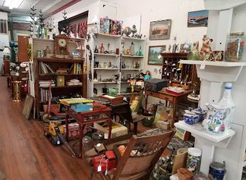 north-carolina/greenville/shop/dickinson-avenue-antique-market