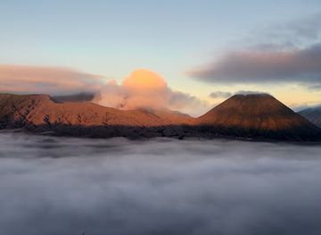 indonesia/mount-bromo/shop/mentigen-hill