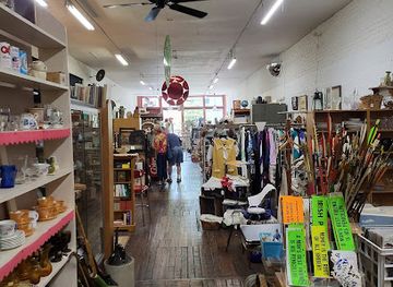 michigan/kalamazoo/shop/kalamazoo-antiques-market