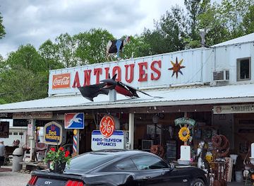 indiana/the-lakes-region/shop/midwest-antiques-and-collectables