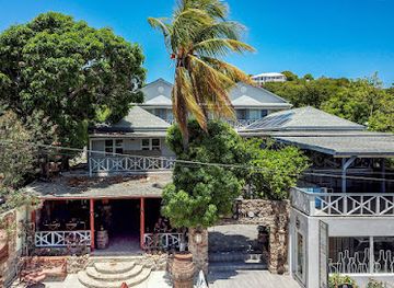 antigua-and-barbuda/nelson-s-dockyard/shop/harbour-walk