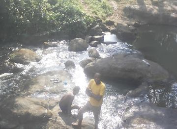 uganda/toro/shop/mwagood-trading-center