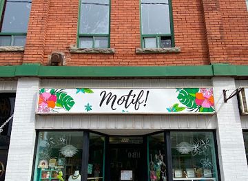 canada/ottawa-valley/shop/flamingo-motif-boutique