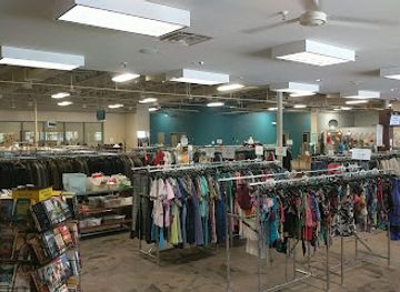 illinois/rockford/shop/sharestuff-clothing-more