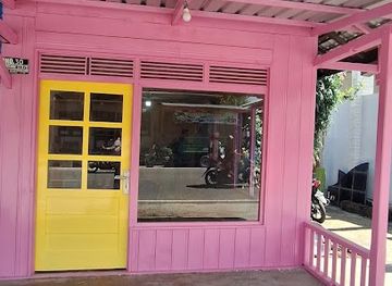 indonesia/tanjung-puting-national-park/shop/soleha-stuff