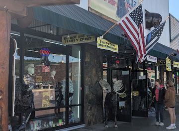 south-dakota/needles-highway/shop/fluffy-cow-outlet