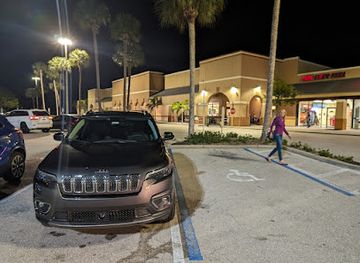 florida/cape-coral/shop/camelot-isles-shopping-center