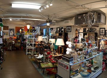 california/palm-springs/tahquitz-river-estates/shop/sunny-dunes-antique-mall