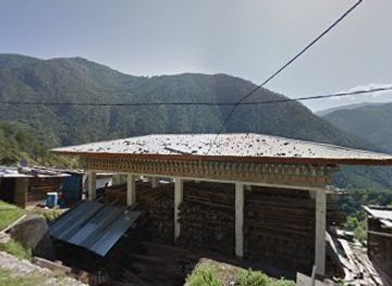 bhutan/lhuntse/shop/vegetable-market