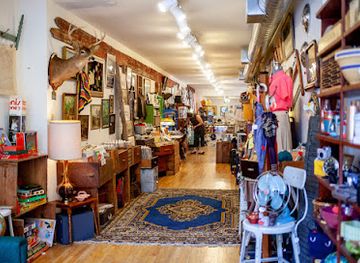 pennsylvania/lancaster/shop/the-scarlet-willow