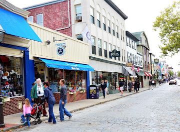 rhode-island/sachuest-point-national-wildlife-refuge/shop/newport-fudgery
