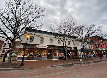 maryland/annapolis-waterfront/shop/hats-in-the-belfry