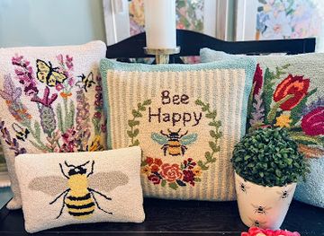 kentucky/bluegrass-region/shop/queen-bee-gifts