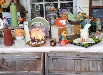 new-york/catskill-mountains/shop/charming-but-cheap-possibly-antique