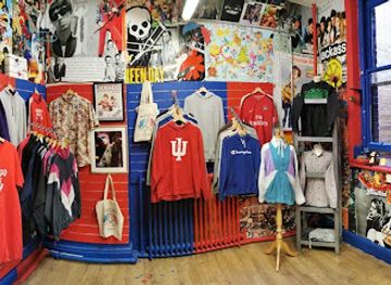 united-kingdom/manchester/shop/red-and-blue-umbrella