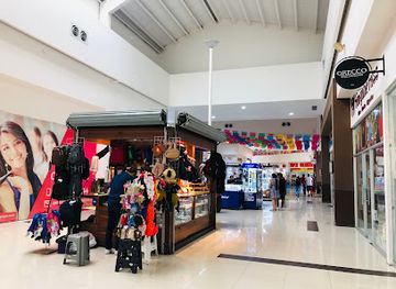 mexico/pacific-coast/shop/lago-real-centro-comercial