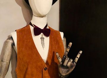 sweden/visby/shop/velour-vintage-secondhand