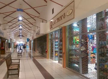 grenada/grand-anse-beach/shop/joanns-souvenirs