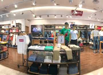 vietnam/nha-trang/tran-phu-beach/shop/levi-s-nha-trang-center