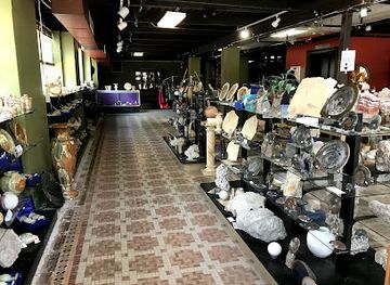 arkansas/hot-springs-national-park/shop/desoto-rock-and-gift-shop
