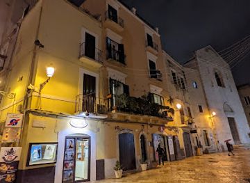 italy/bari/bari-vecchia/shop/made-in-puglia