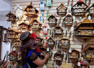 germany/black-forest/shop/kuckucksuhr-cuckoo-clock