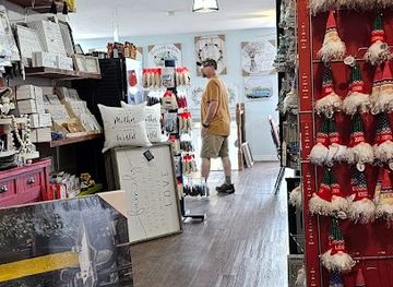 canada/gros-morne-national-park/shop/sunset-cafe-crafts-gift-shop