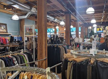 wisconsin/milwaukee/third-ward/shop/retique-store