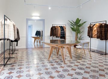 italy/pompeii/shop/rewind-vintage-fur