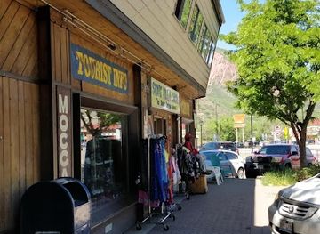 colorado/glenwood-springs/shop/curious-products