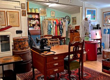 australia/great-sandy-national-park/shop/murphy-s-store