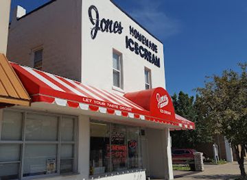 michigan/pere-marquette-state-forest/shop/jones-homemade-ice-cream-shoppe
