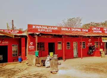 zambia/south-luangwa-national-park/shop/kwanilisani-general-dealers