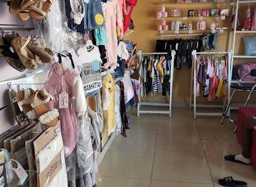 zambia/blue-lagoon-national-park/shop/pe-lu-baby-store