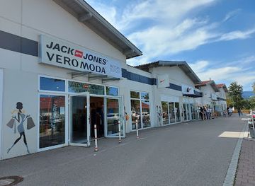 germany/bavaria/shop/piding-outlets