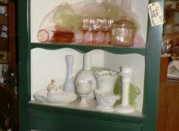 kansas/bluestem-pasture/shop/heirloom-obsessions-antiques-flea-market