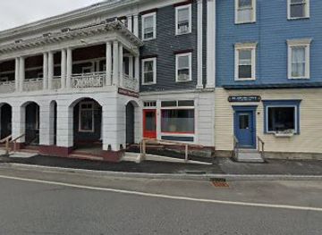 maine/sugarloaf-mountain/shop/red-barn-upcycled-market
